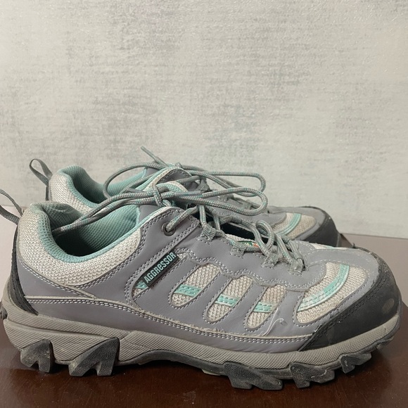 CSA Approved Safety Boots 🥾 - Picture 1 of 5